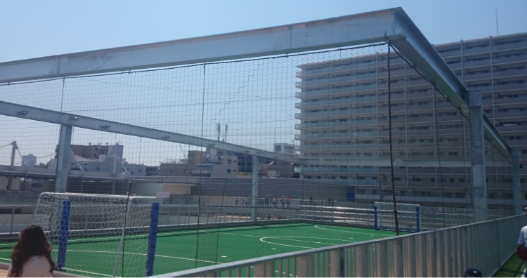 大阪市内の屋上防球設備