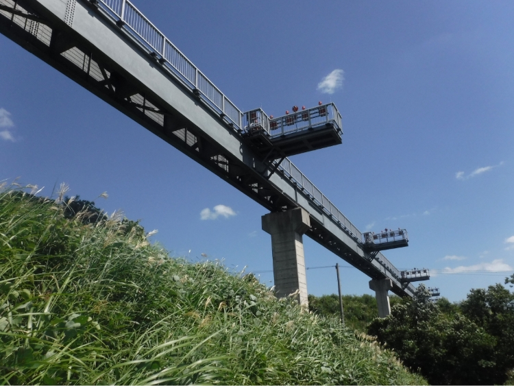 空港誘導灯橋桁